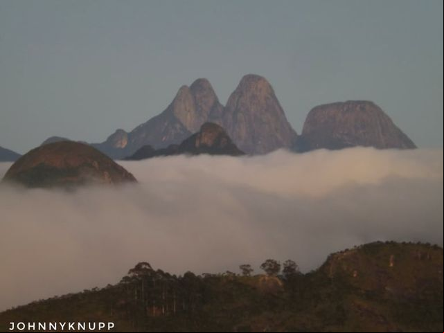 Os TRês Picos de Salinas (Foto: Johnny Knupp)